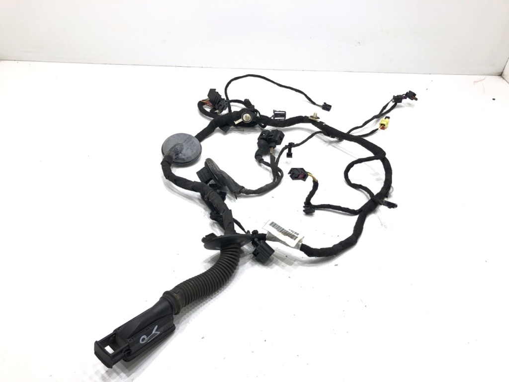 [STARK-818918] Instalación eléctrica puerta delantera izquierda Audi A8 D4