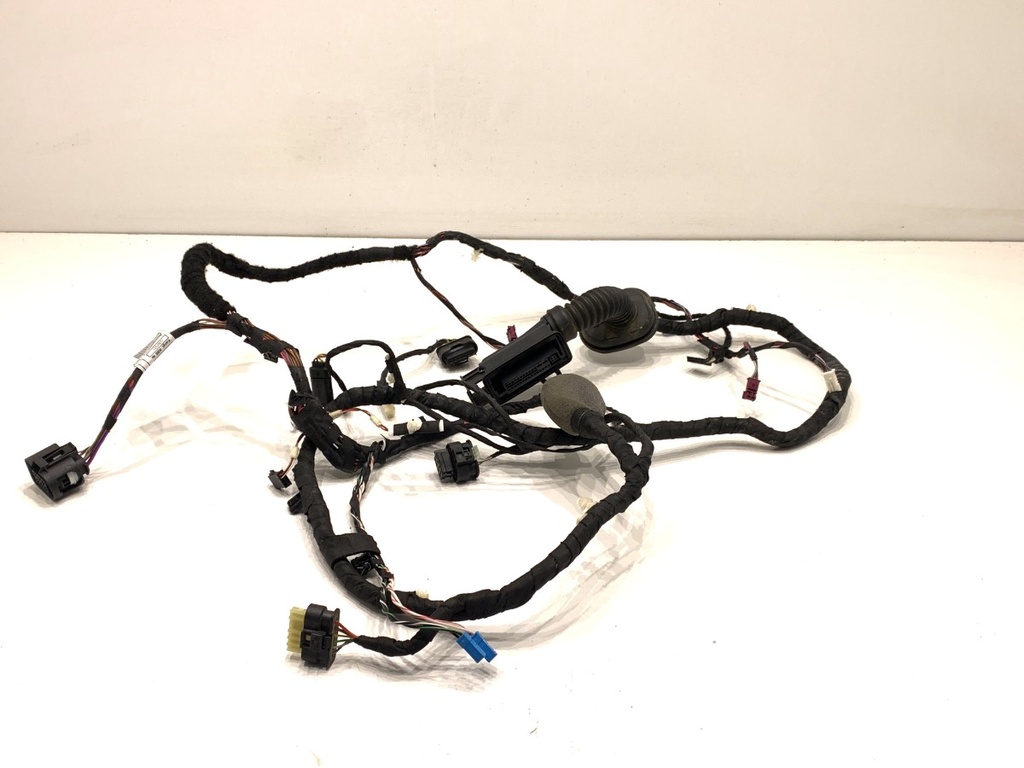 [STARK-827613] Instalación eléctrica puerta trasera izquierda BMW Serie 5 (G30, F90)