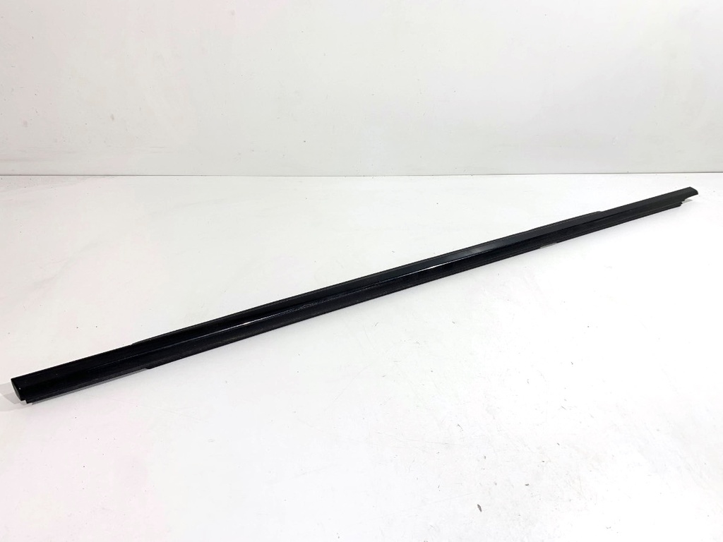 [STARK-827616] Moldura de puerta trasera derecha BMW Serie 5 (G30, F90)