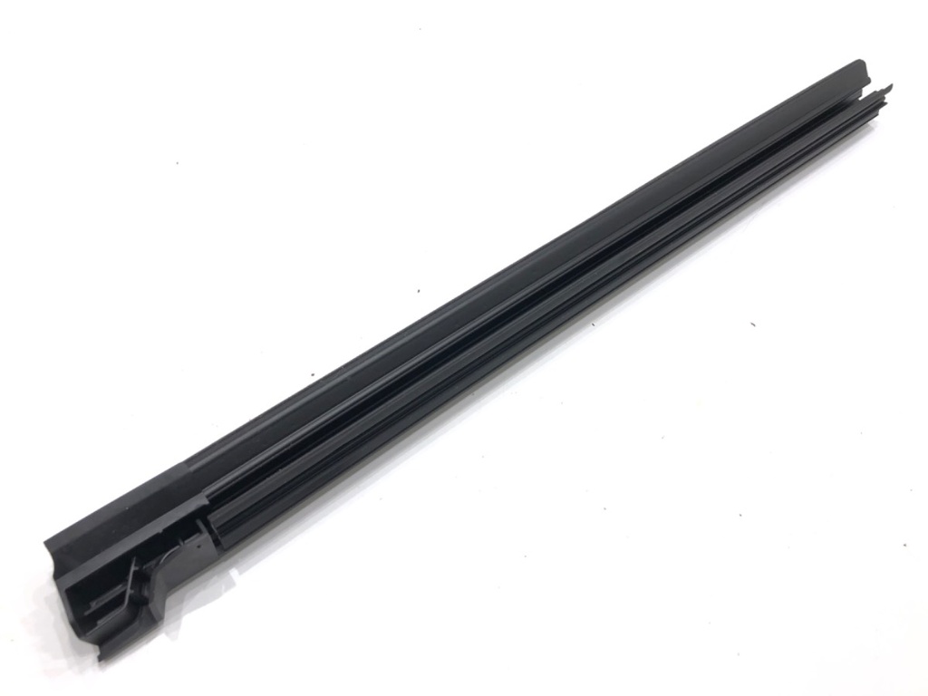 [STARK-829488] Moldura de puerta trasera izquierda para Lexus LBX