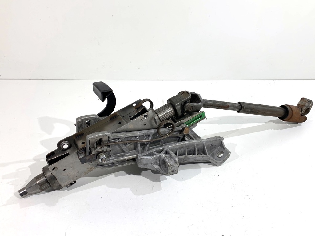 [STARK-834367] Columna de dirección Volvo V70 III (135)