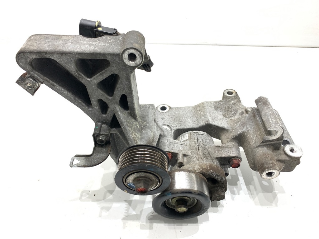 [STARK-834497] Soporte de alternador Mitsubishi Outlander III