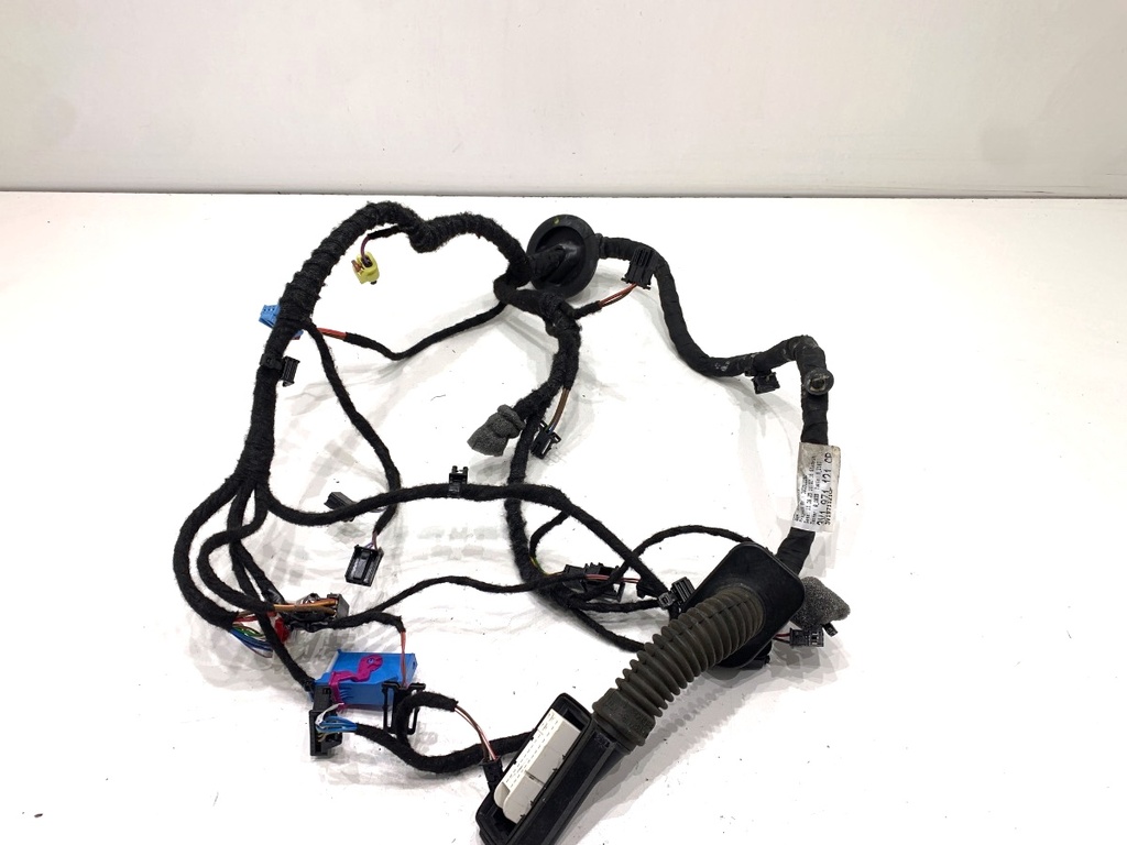 [STARK-840270] Instalación eléctrica puerta delantera derecha SKODA SUPERB III (3V5)