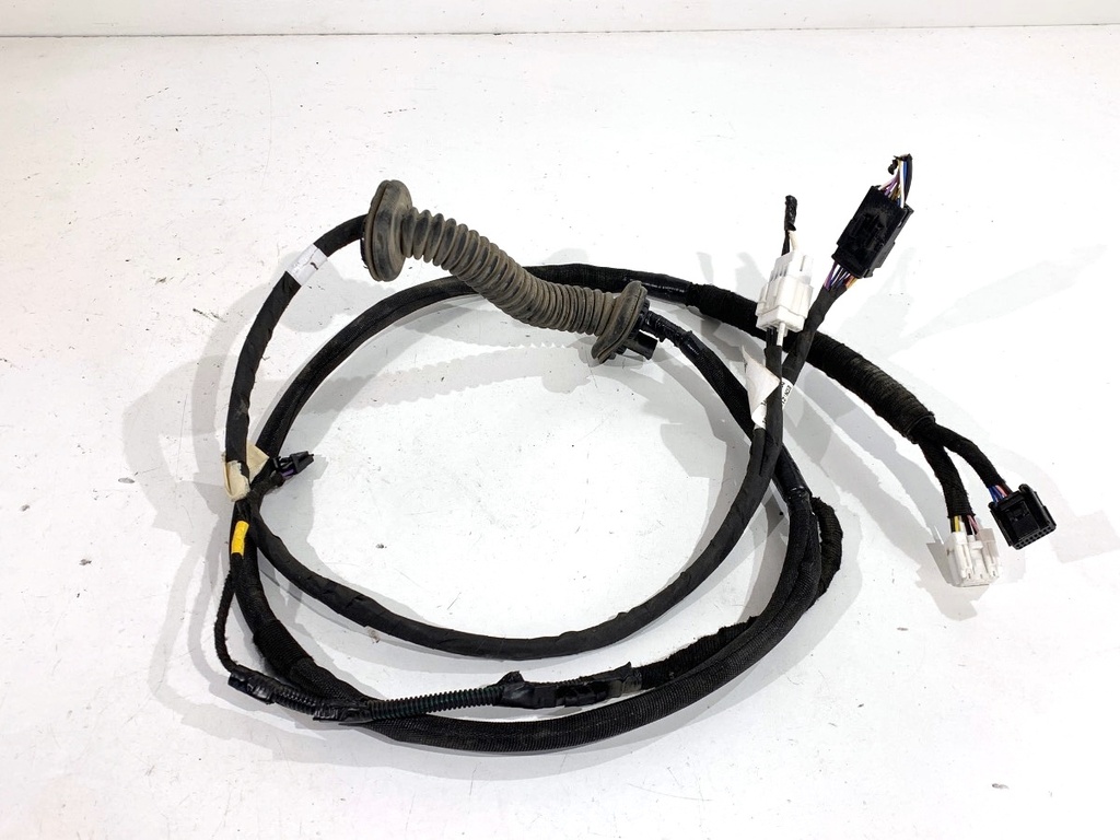 [STARK-842327] Cableado de portón trasero Renault Arkana I (LCM_)