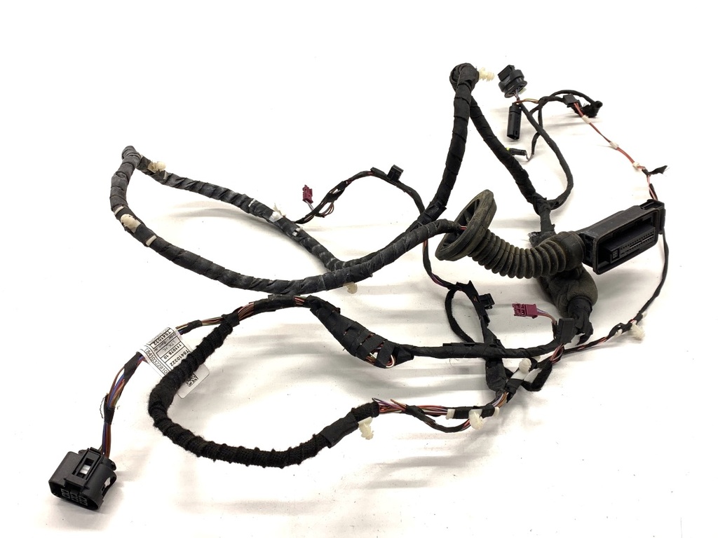 [STARK-846858] Instalación eléctrica puerta trasera izquierda para BMW Serie 5 (G30, F90)