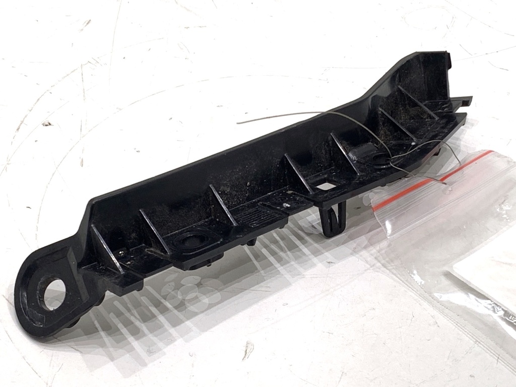 [STARK-849099] Guía de parachoques delantero derecho Jaguar E-Pace (X540)