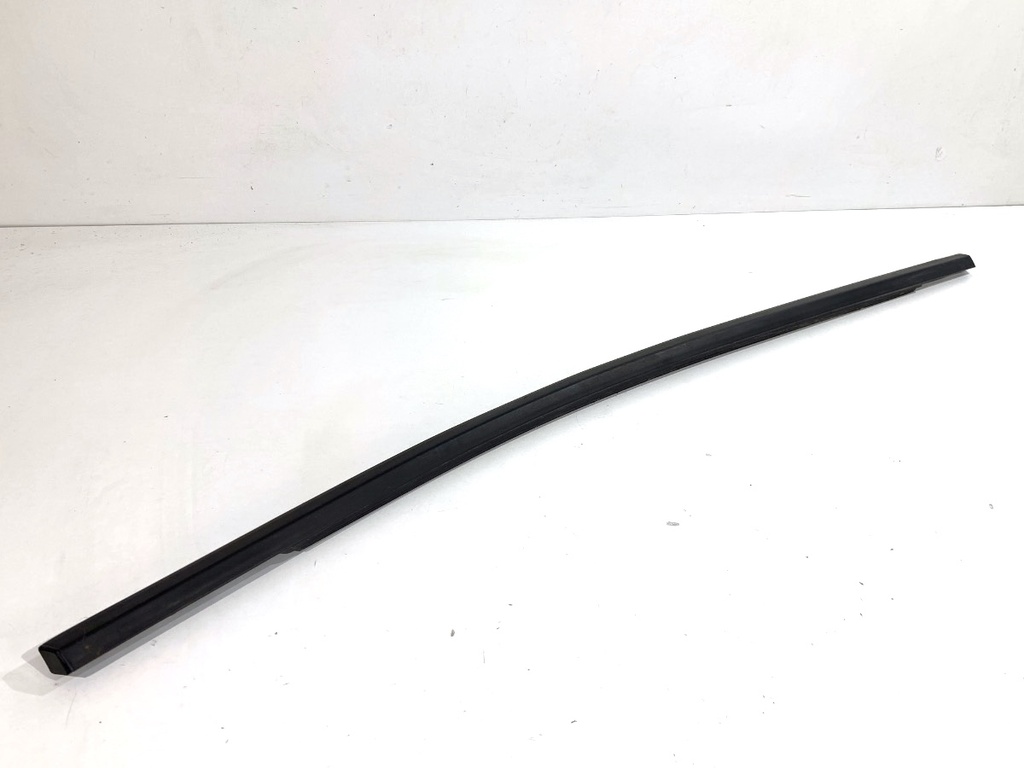 [STARK-849107] Moldura de puerta trasera izquierda Jaguar E-Pace (X540)