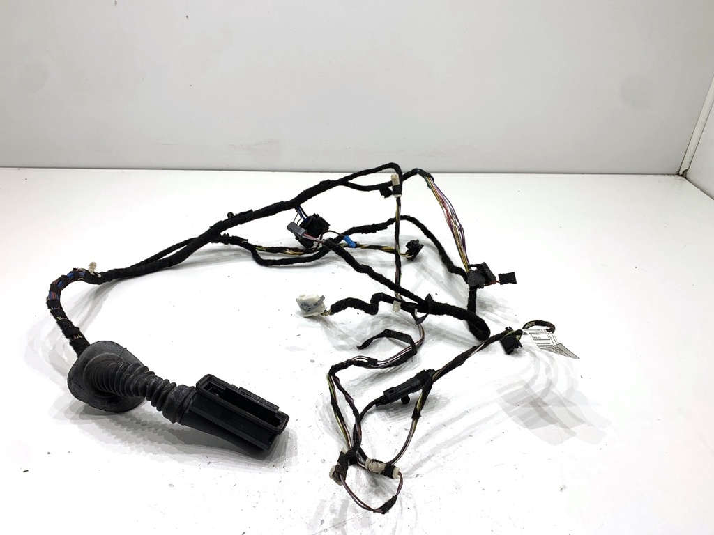 [STARK-849391] Instalación eléctrica puerta delantera izquierda BMW Serie 3 (F31)