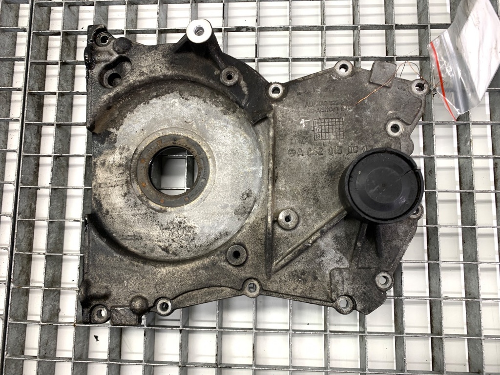 [STARK-850293] Tapa de distribución Mercedes-Benz CLS (X218)