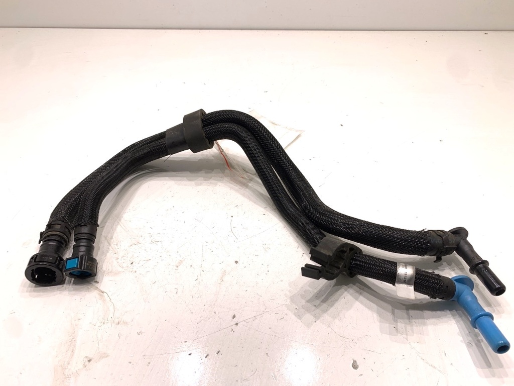 [STARK-850514] Tubería de combustible BMW 5 (G30, F90)