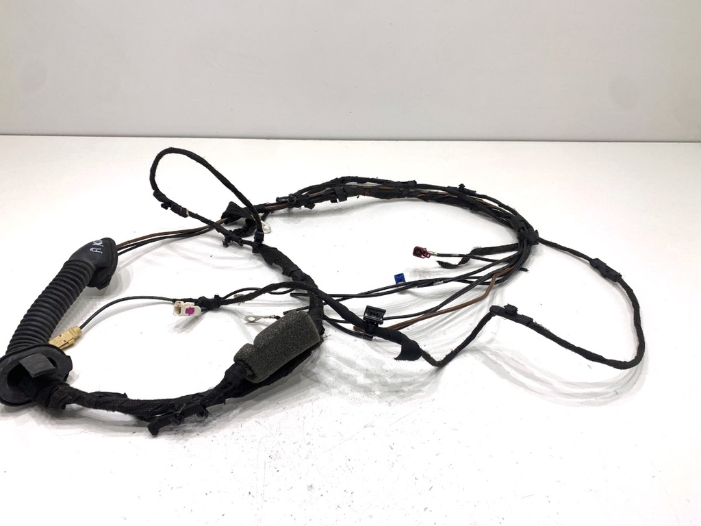 [STARK-850696] Instalación eléctrica portón trasero Audi A5 (F53, F5P)