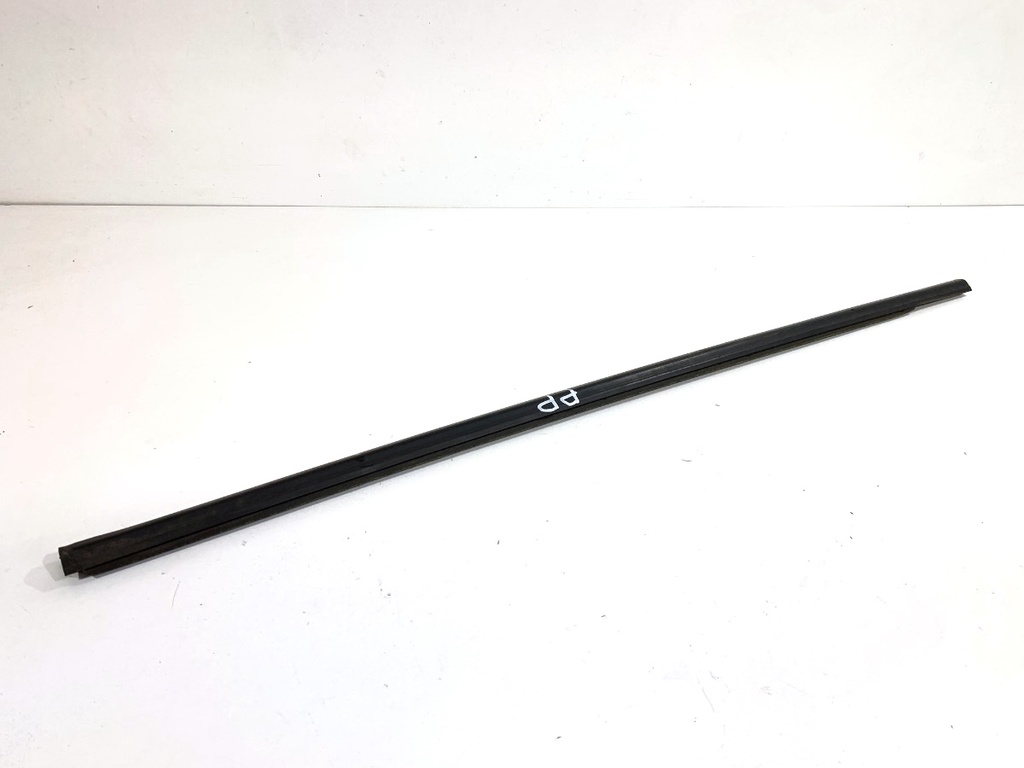 [STARK-851246] Junquillo de puerta delantero derecho Skoda Scala (NW1)