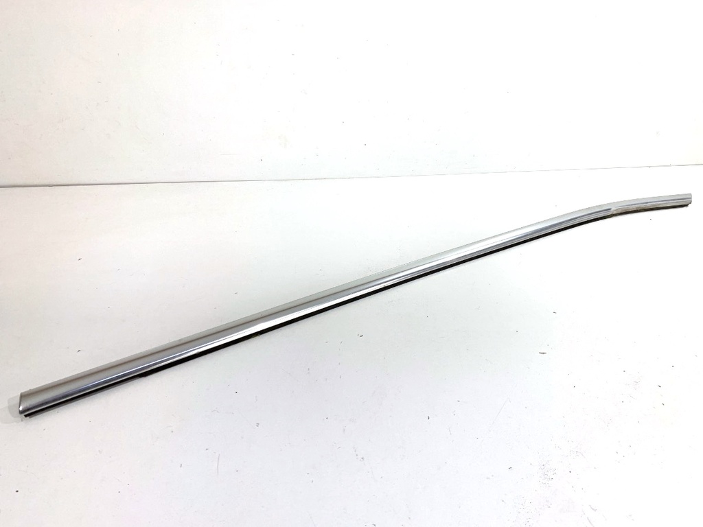 [STARK-851458] Moldura vierteaguas puerta delantera izquierda BMW X3 (F25)
