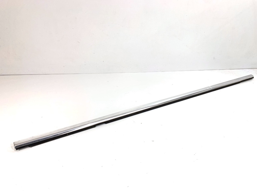 [STARK-854637] Moldura vierteaguas de puerta trasera izquierda Opel Zafira Tourer C