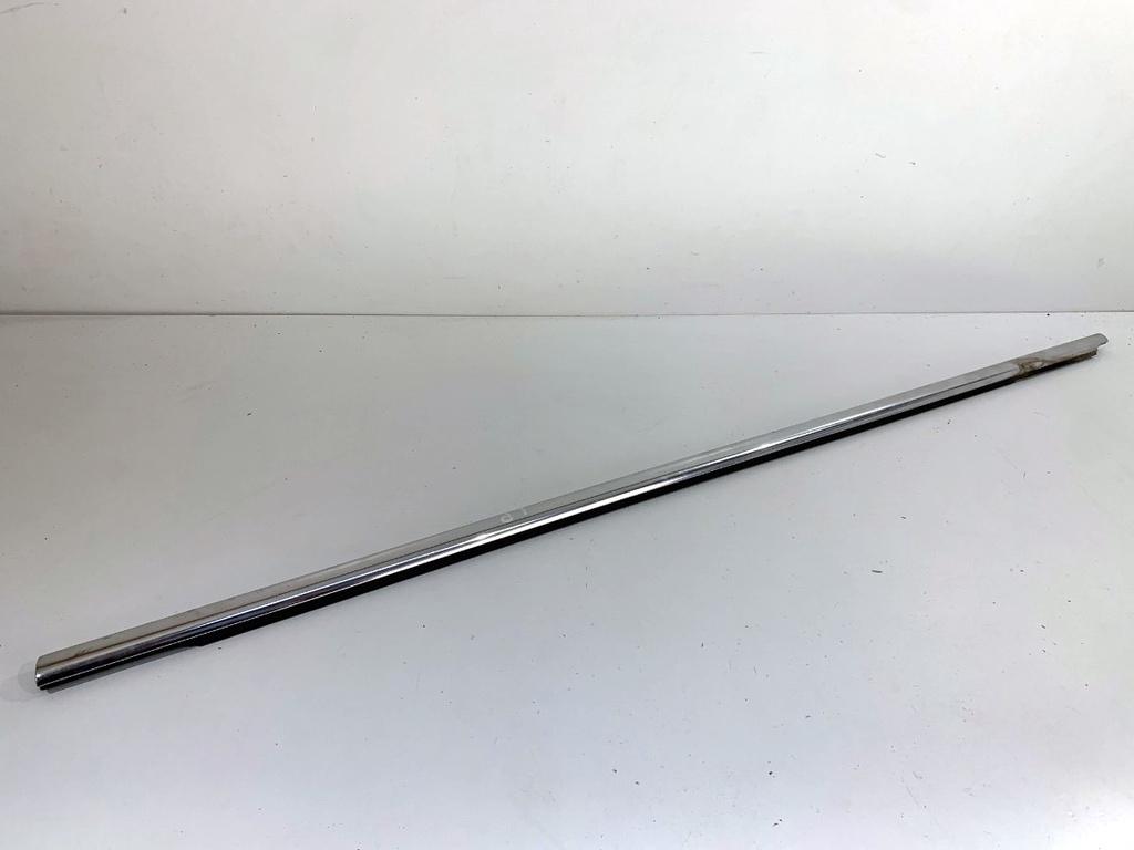 [STARK-855762] Moldura de puerta delantera izquierda VW Passat B7