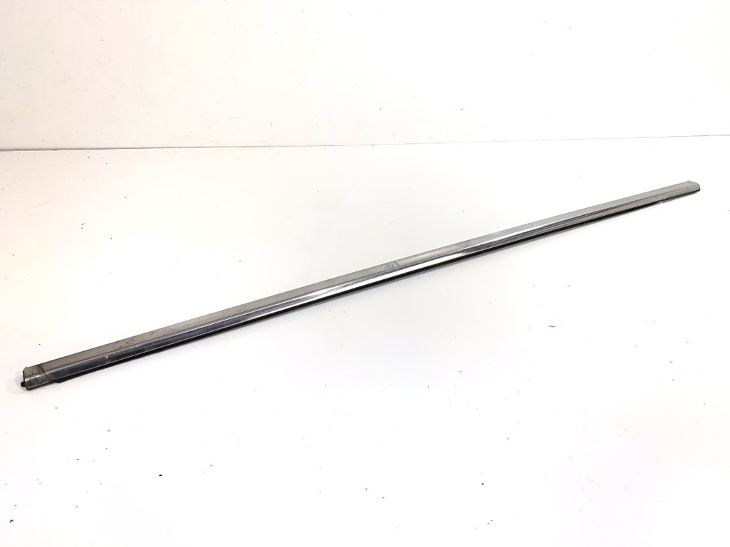 [STARK-856222] Moldura de puerta delantera derecha HONDA Accord VII