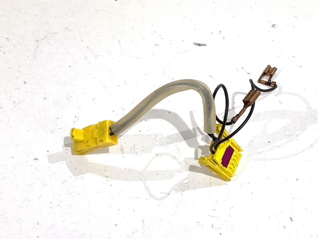 [STARK-858739] Instalación eléctrica airbag Skoda Superb I