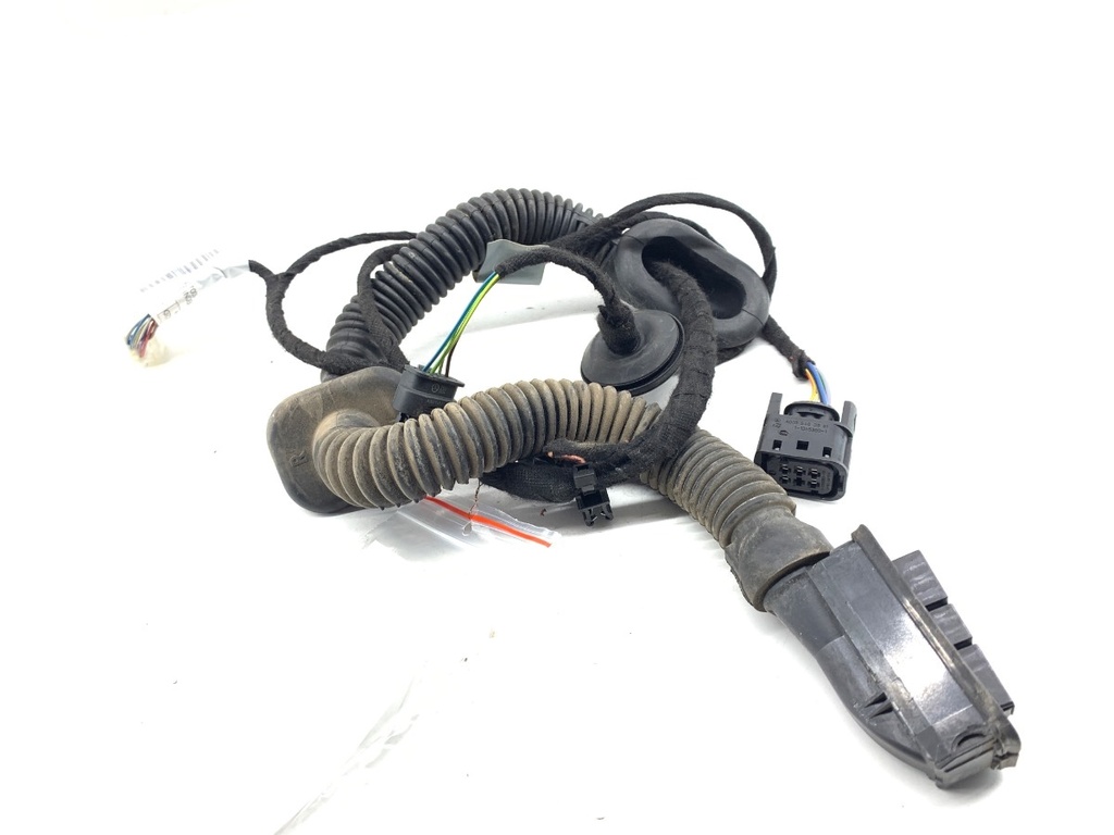 [STARK-860395] Instalación eléctrica puerta trasera derecha Mercedes-Benz CLA (C117)