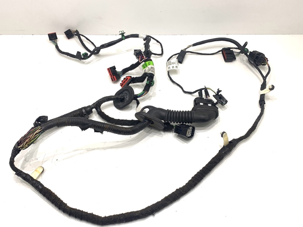 [STARK-860539] Instalación eléctrica puerta delantera izquierda Ford USA Escape III