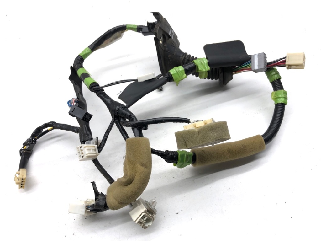 [STARK-861001] Instalación eléctrica puerta delantera izquierda Toyota Land Cruiser Prado J12