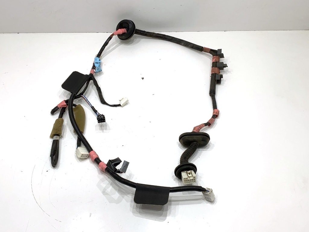 [STARK-861003] Instalación eléctrica puerta trasera derecha Toyota Land Cruiser Prado J12