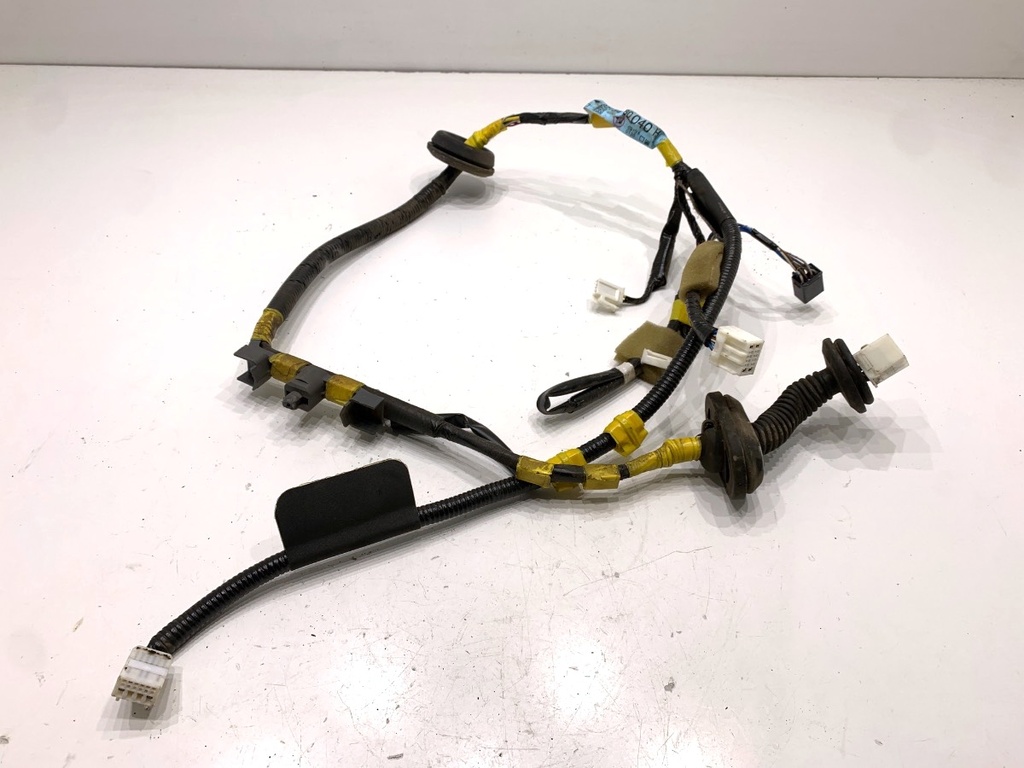 [STARK-861004] Instalación eléctrica puerta trasera izquierda Toyota Land Cruiser Prado J12