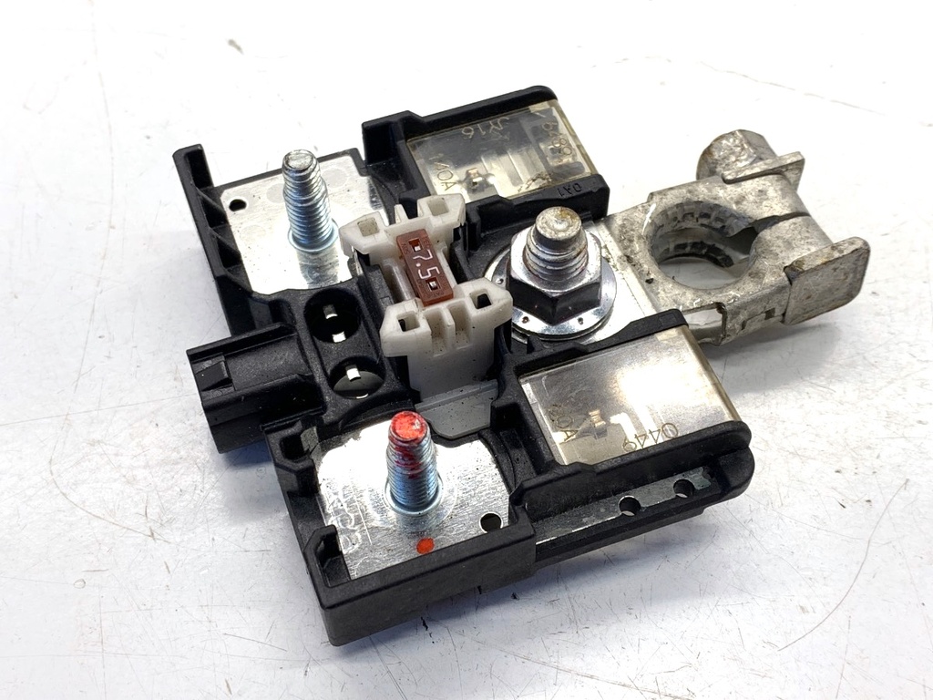 [STARK-862536] Borne positivo de batería Lexus IS III (_E3_)