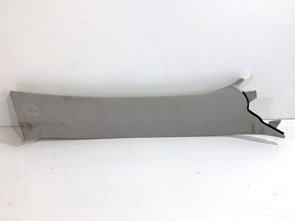 [STARK-862552] Moldura de pilar derecho Lexus IS III