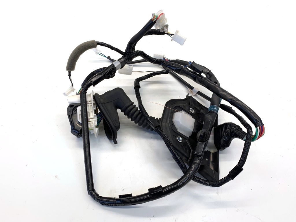 [STARK-863781] Cableado de puerta delantera derecha para Lexus IS III