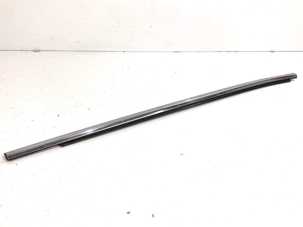 [STARK-863786] Moldura vierteaguas de puerta trasera derecha para Lexus IS III