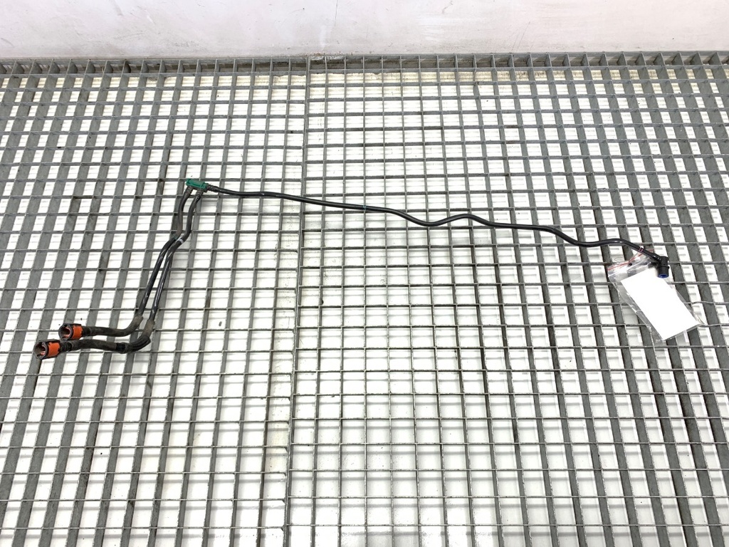 [STARK-863800] Tubería de combustible para Lexus IS III
