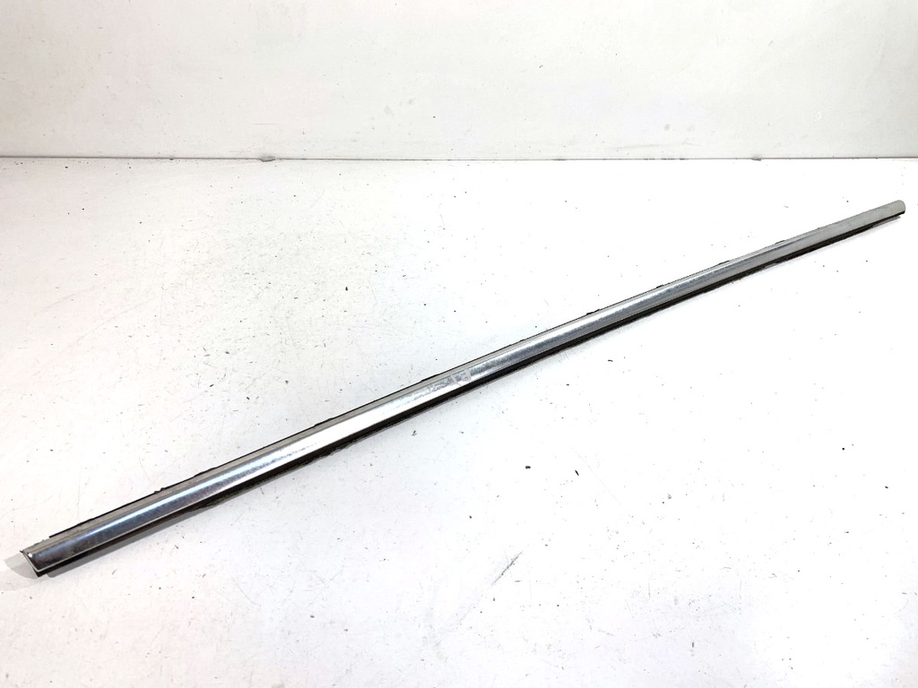 [STARK-867953] Junquillo de puerta trasero derecho Skoda Kodiaq