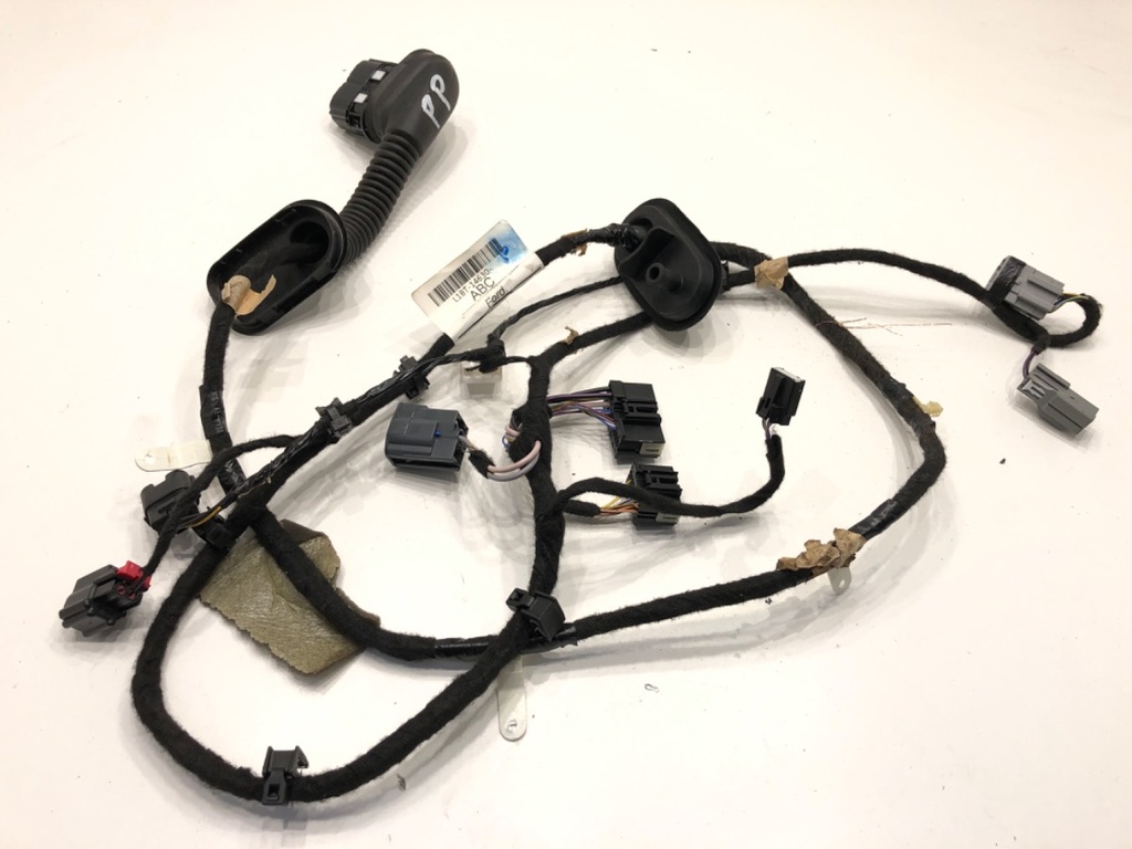 [STARK-873914] Instalación eléctrica puerta delantera derecha FORD FIESTA VII