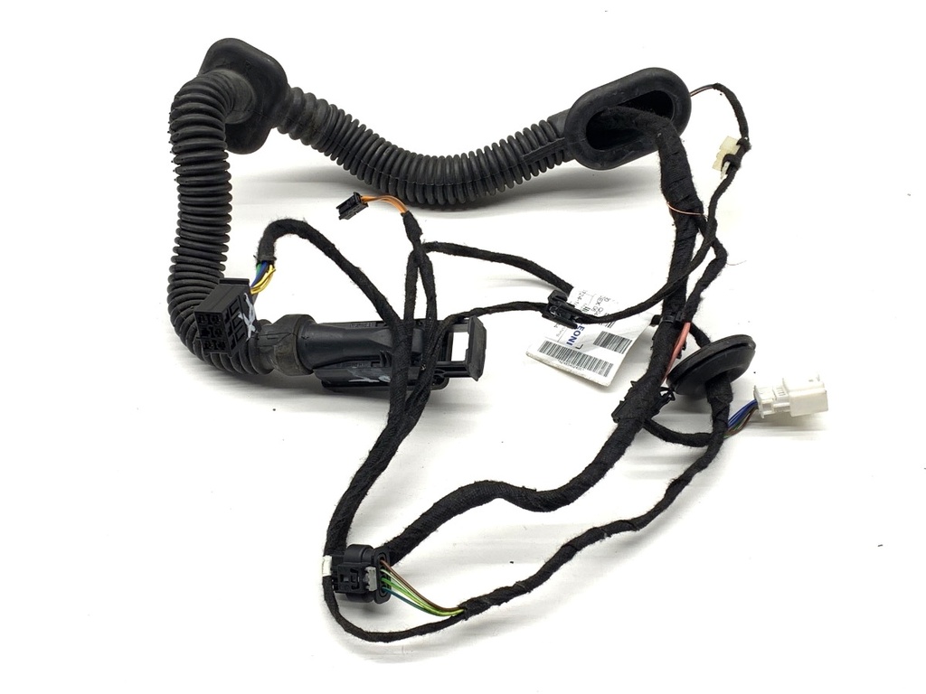 [STARK-874070] Instalación eléctrica puerta trasera derecha Mercedes-Benz GLA (X156)