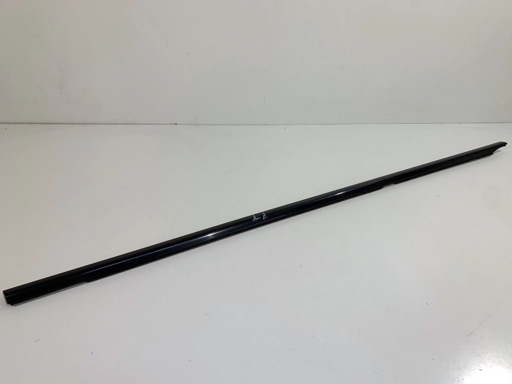 [STARK-874391] Moldura vierteaguas puerta trasera derecha BMW 5 (F10)