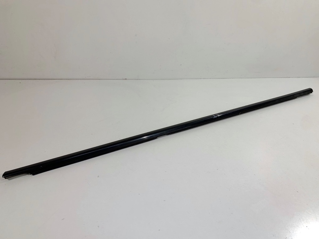 [STARK-874392] Moldura vierteaguas puerta trasera izquierda BMW 5 (F10)