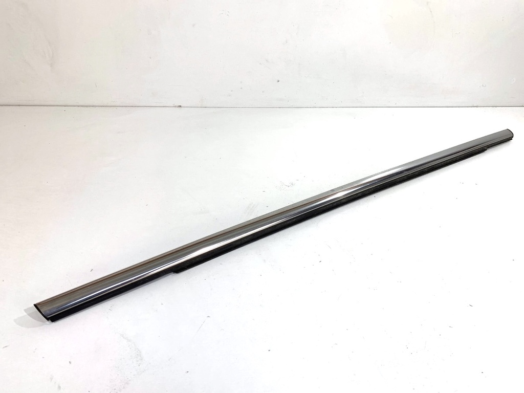 [STARK-876169] Junquillo de puerta trasera izquierda Ford Kuga II