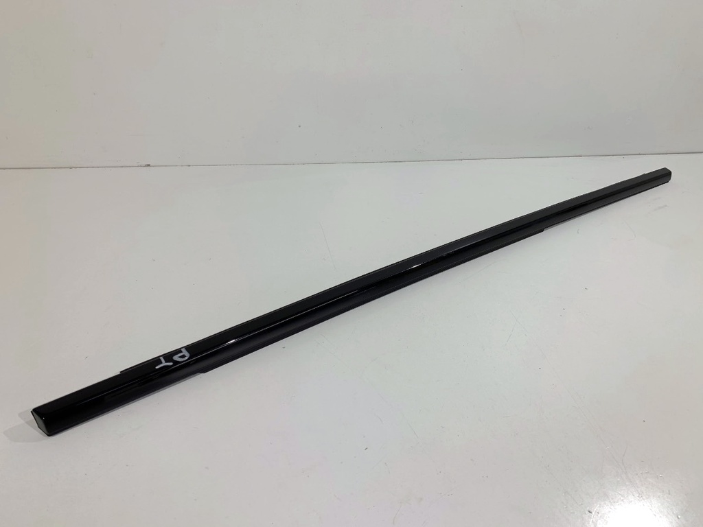[STARK-878805] Moldura vierteaguas trasera derecha BMW X4