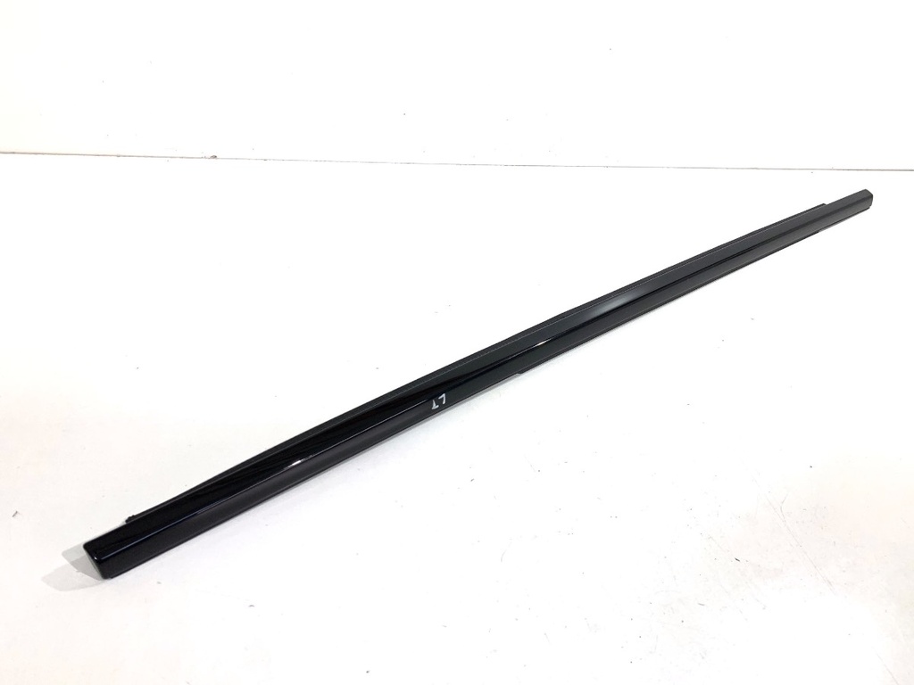 [STARK-878806] Moldura vierteaguas trasera izquierda BMW X4
