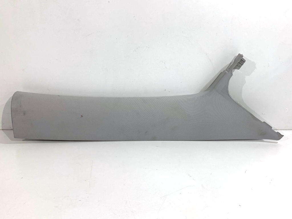 [STARK-879448] Moldura de pilar derecho TESLA MODEL Y (5YJY)