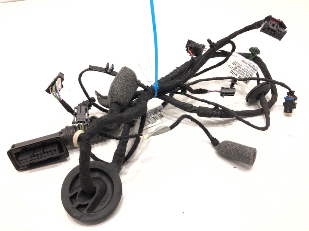 [STARK-883805] Instalación eléctrica puerta trasera derecha Skoda Octavia IV