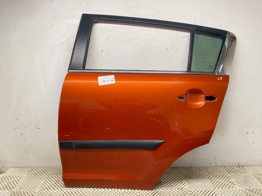 [STARK-675863] Puerta trasera izquierda KIA Sportage III (SL) 1.7 CRDi 2010-2022