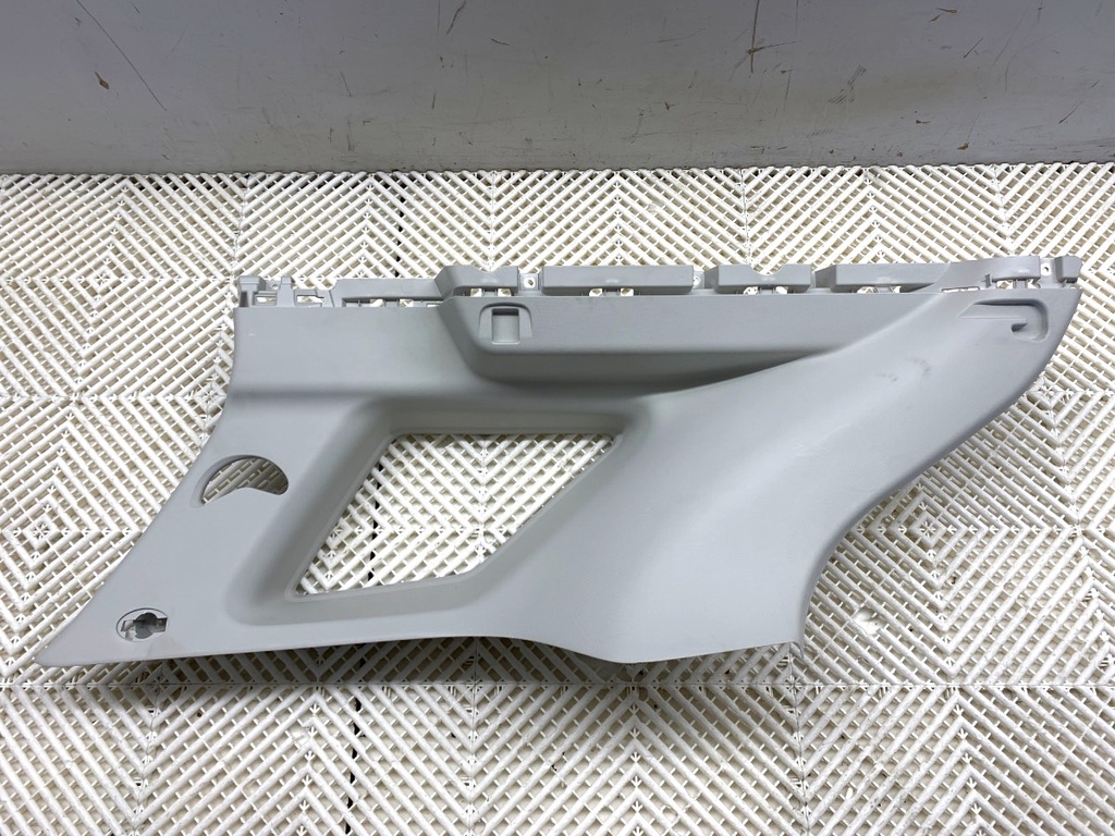 [STARK-884559] Moldura de pilar izquierdo BAIC X75