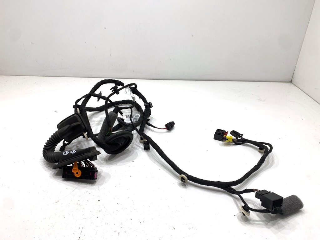 [STARK-884773] Instalación eléctrica de puerta delantera derecha SKODA SCALA (NW1)