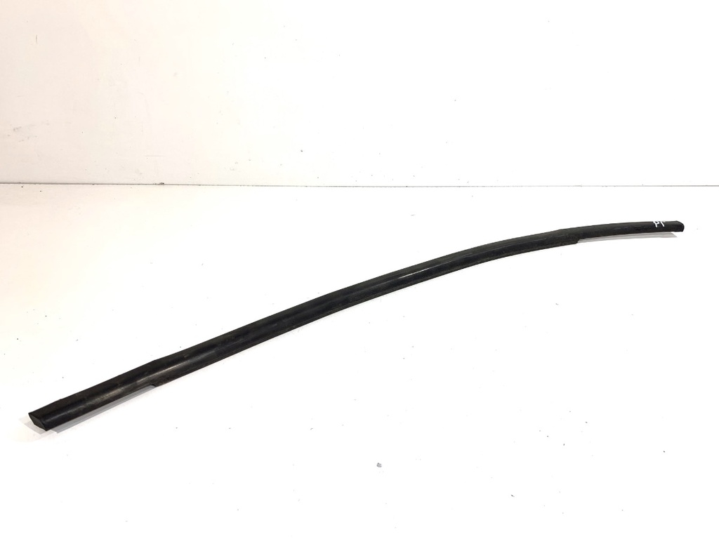 [STARK-887680] Moldura de puerta trasera derecha Renault Clio IV