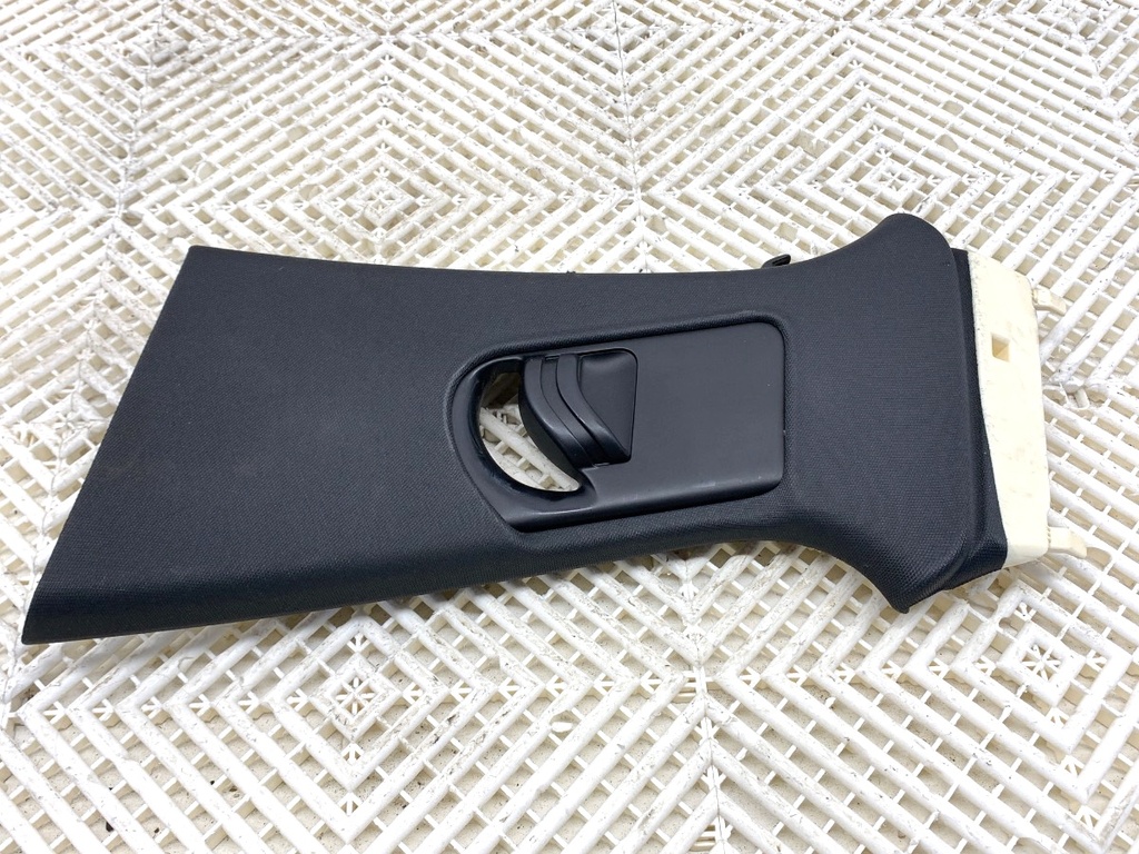 [STARK-888358] Moldura de pilar izquierdo AUDI A6 C7 Avant
