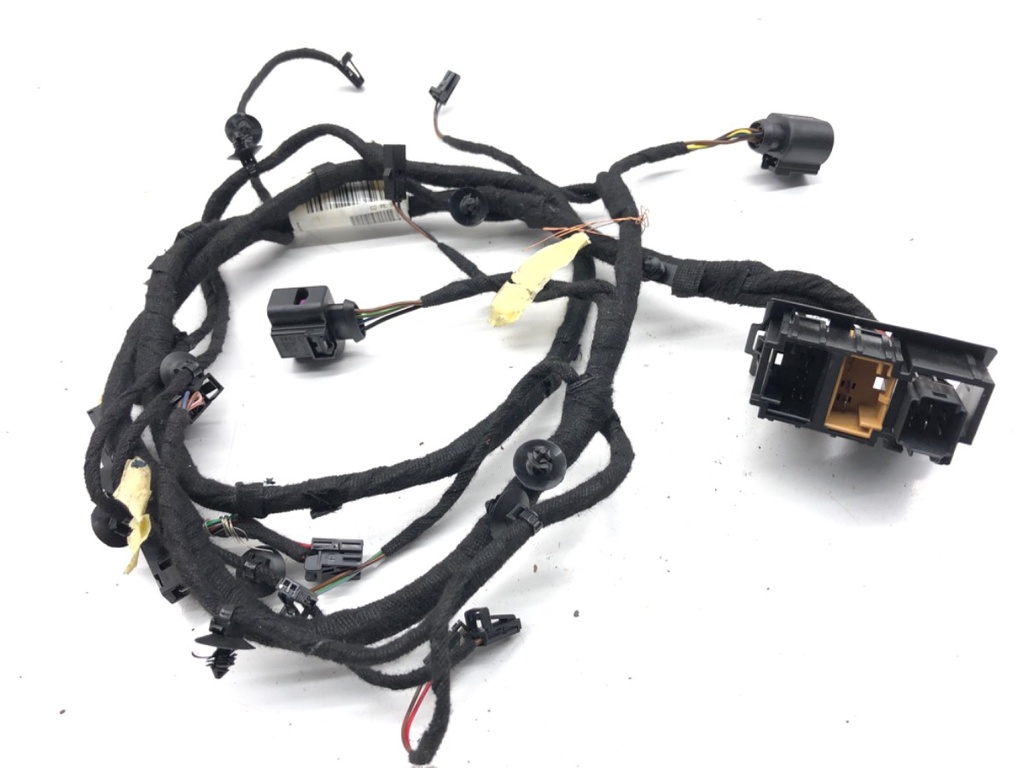 [STARK-891048] Instalación eléctrica de portón trasero Skoda Kamiq (NW4)