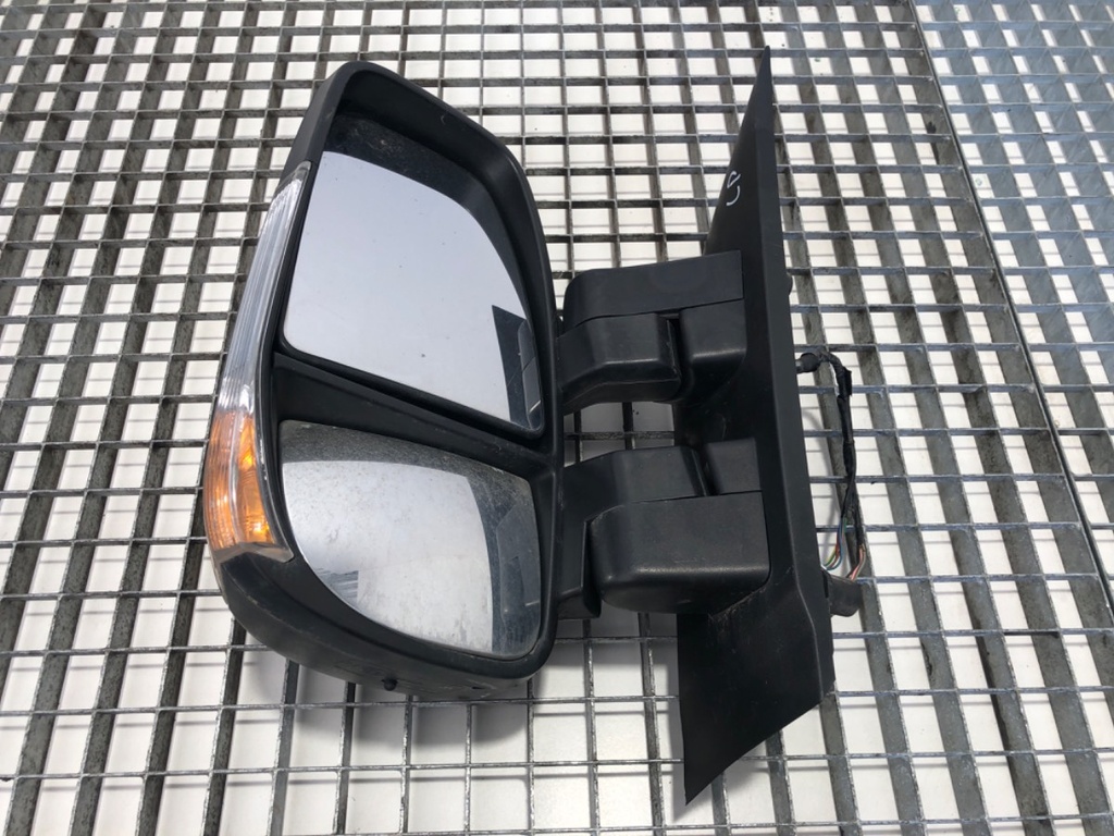 [STARK-754748] Retrovisor izquierdo IVECO DAILY VI Autobus 2014-2022