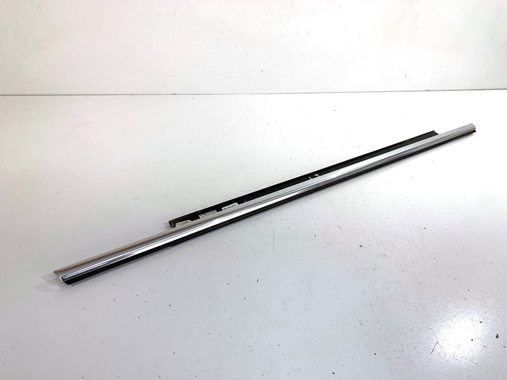 [STARK-900404] Junquillo de puerta trasera izquierda Audi A6 C7 Avant