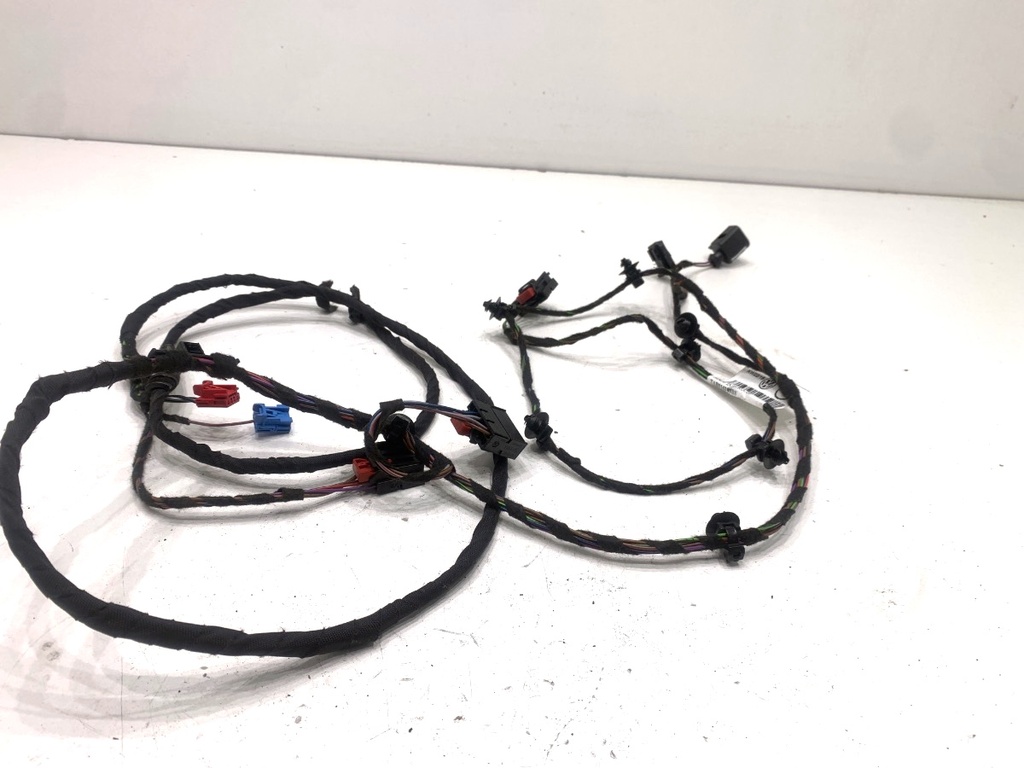 [STARK-907863] Instalación eléctrica de portón trasero VW Passat B8